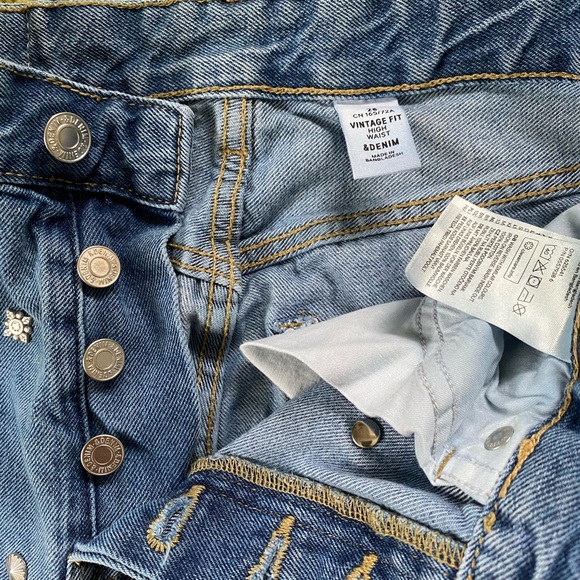 vintage fit high waist denim jeans with gems - Picture 4 of 4